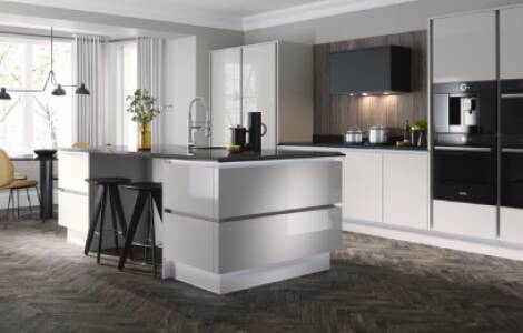 Choosing a colour scheme to suit your dark, wooden kitchen floors